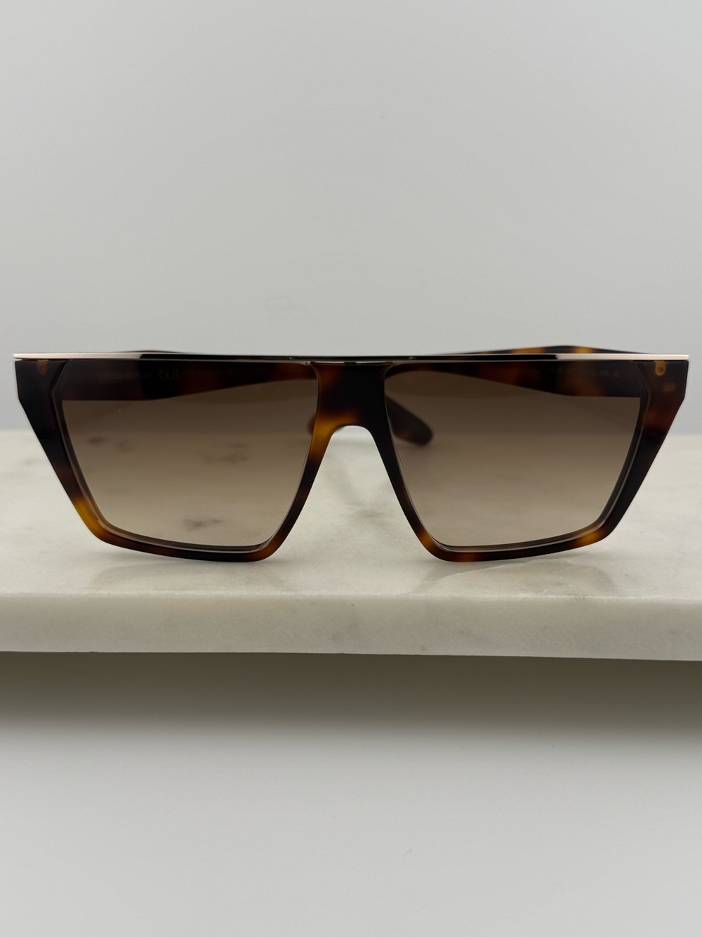 Victoria Beckham VB683S 215 Tortoise Square Sunglasses Brown Gradient